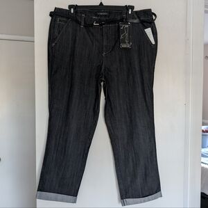NWT Baccini Dark Wash Cropped Jeans